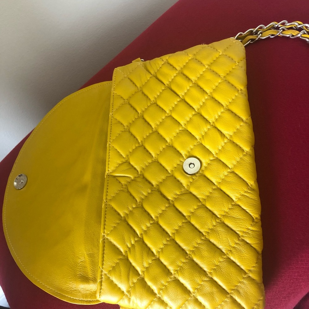 Yellow leather hand bag - Picture 3 of 6